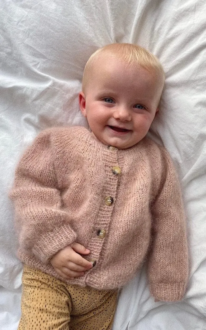 Novice Cardigan Baby Mini Mohair Edition - TYNN SILK MOHAIR - Strickpaket