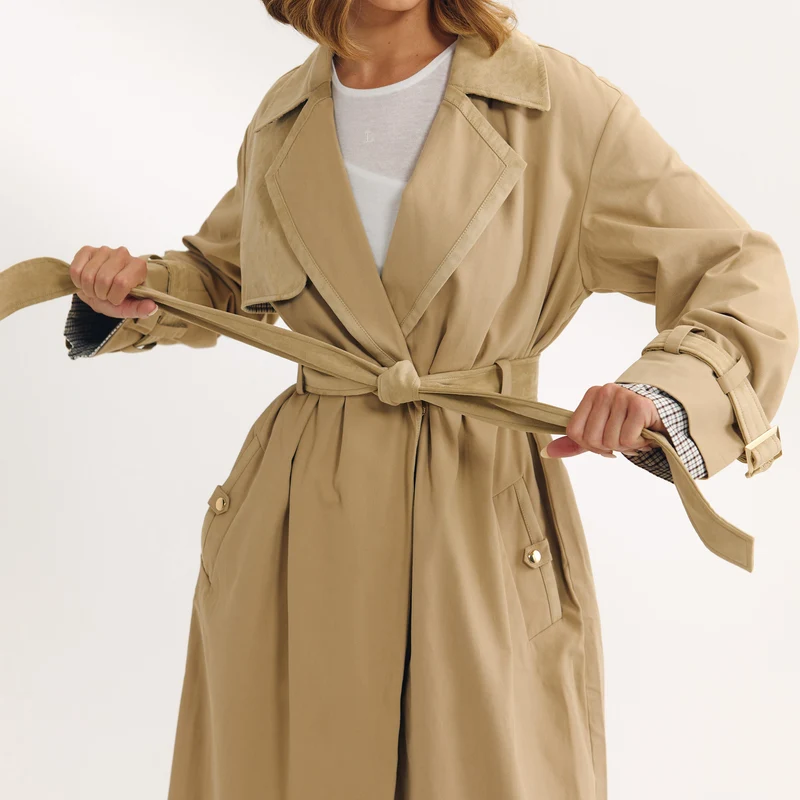 Trenchcoat mit Wildlederbesatz - Sand