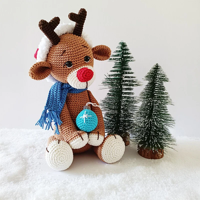 Weihnachtskuscheltier Robbie – ein absolutes Must-have: Häkelpaket – Sandra Bekx