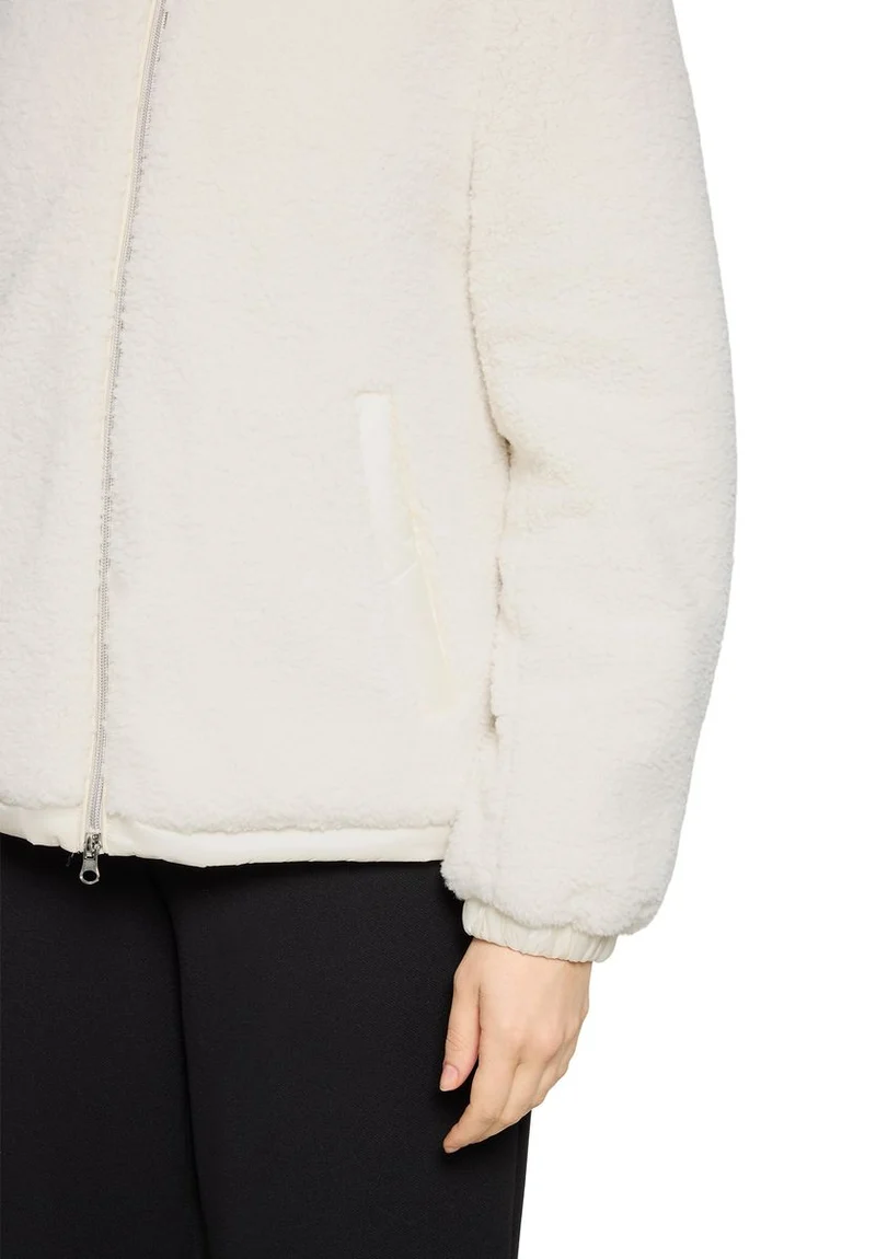 Plüschjacke