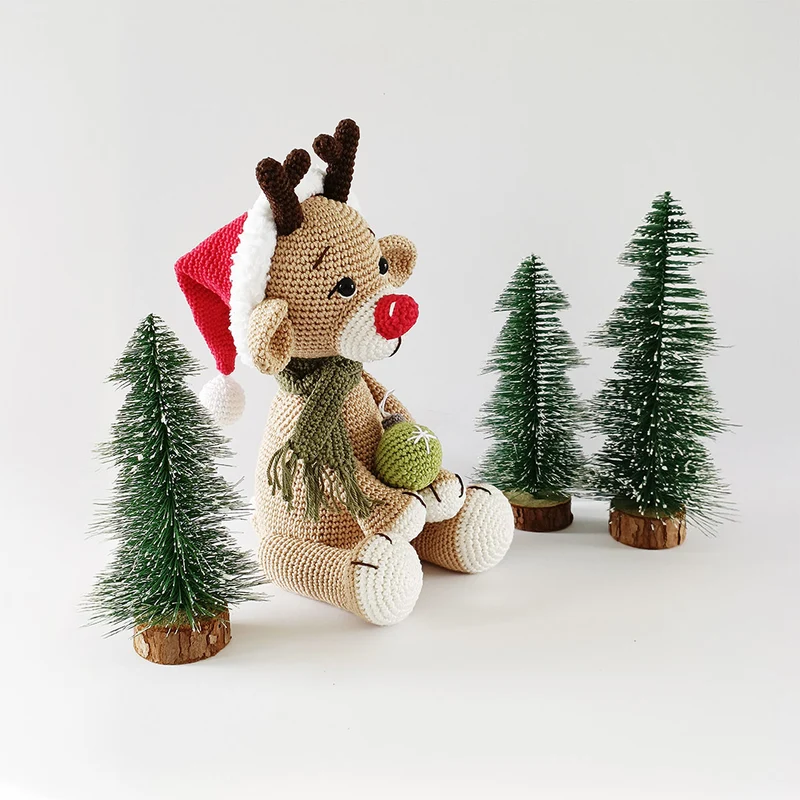 Weihnachtskuscheltier Roxy – ein Must-have-Häkelpaket – Sandra Bekx