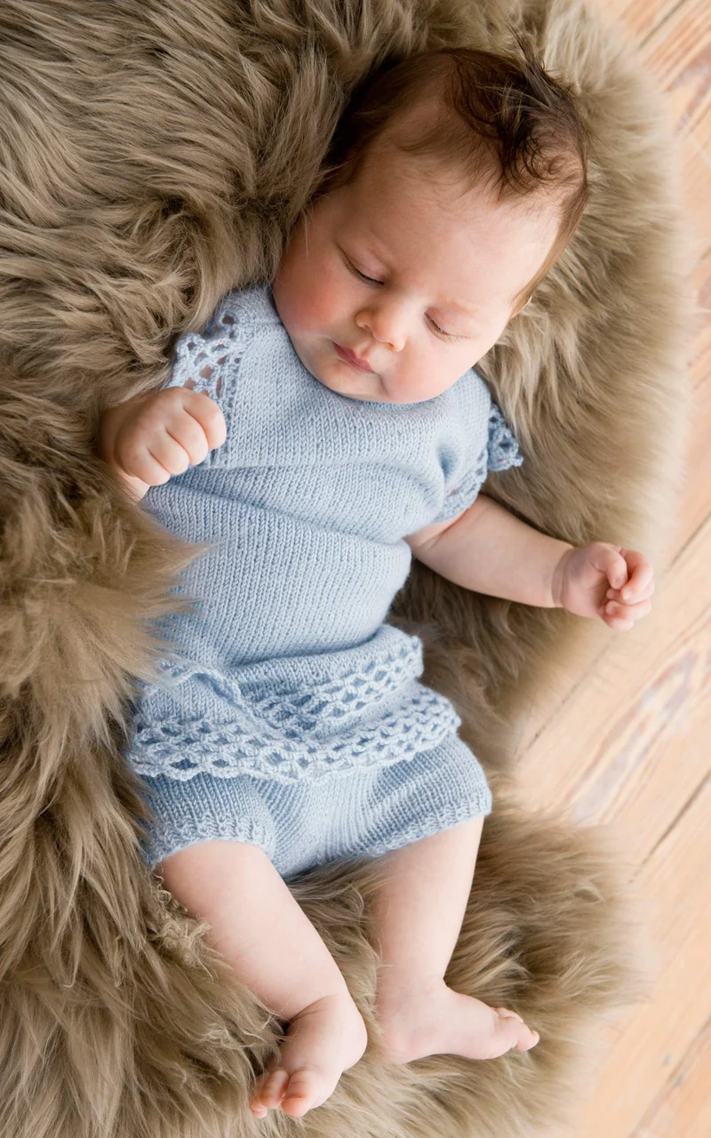 Baby Kleid und Hose - MERRY MERINO 220 - Strickset