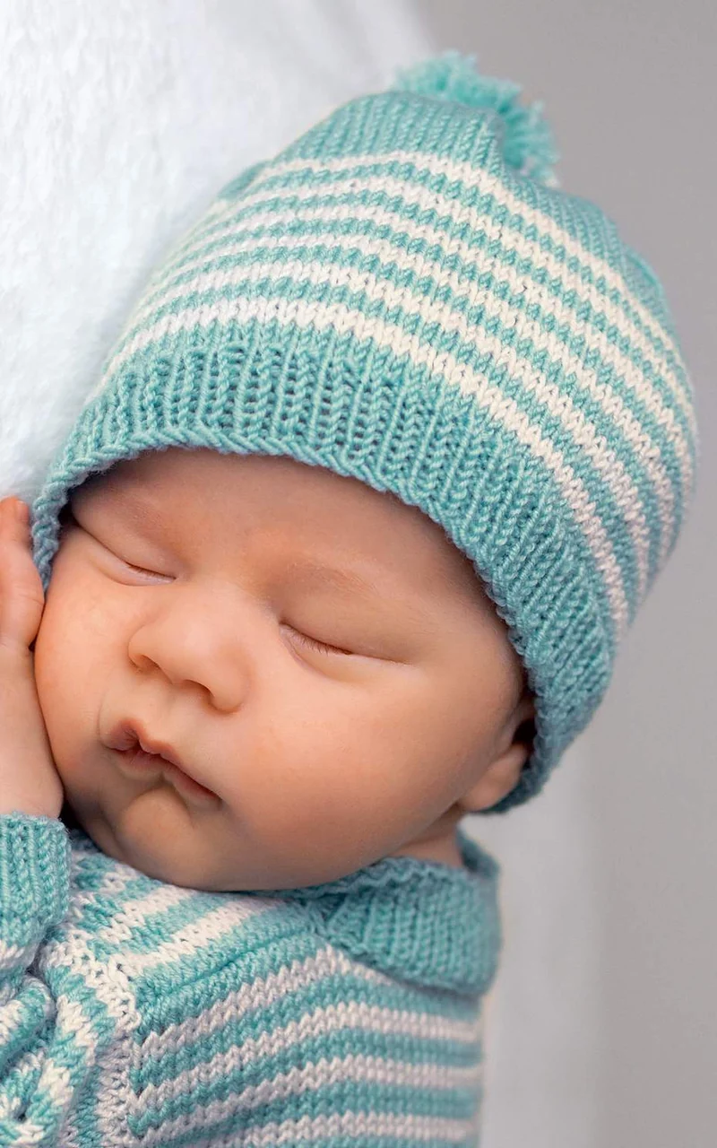 Baby Mütze mit Bommel und Streifen - MERRY MERINO 220 - Strickset