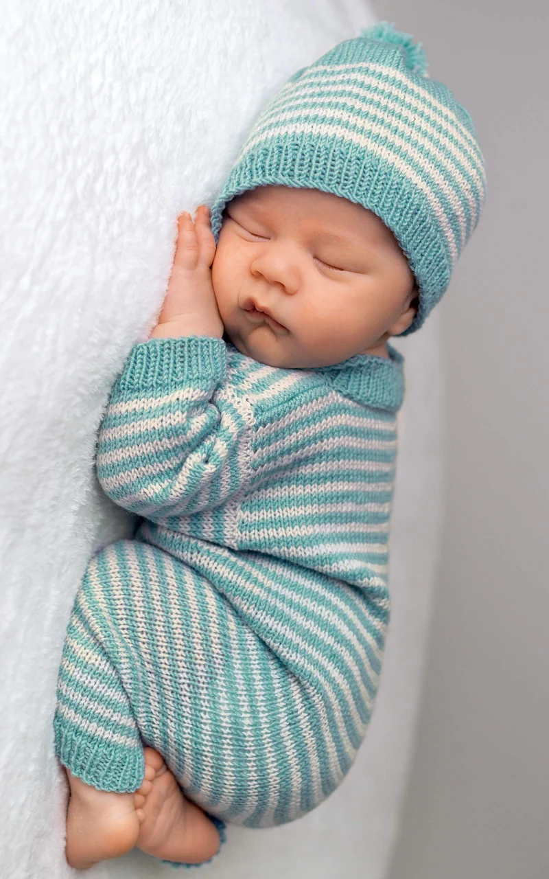 Baby Mütze mit Bommel und Streifen - MERRY MERINO 220 - Strickset