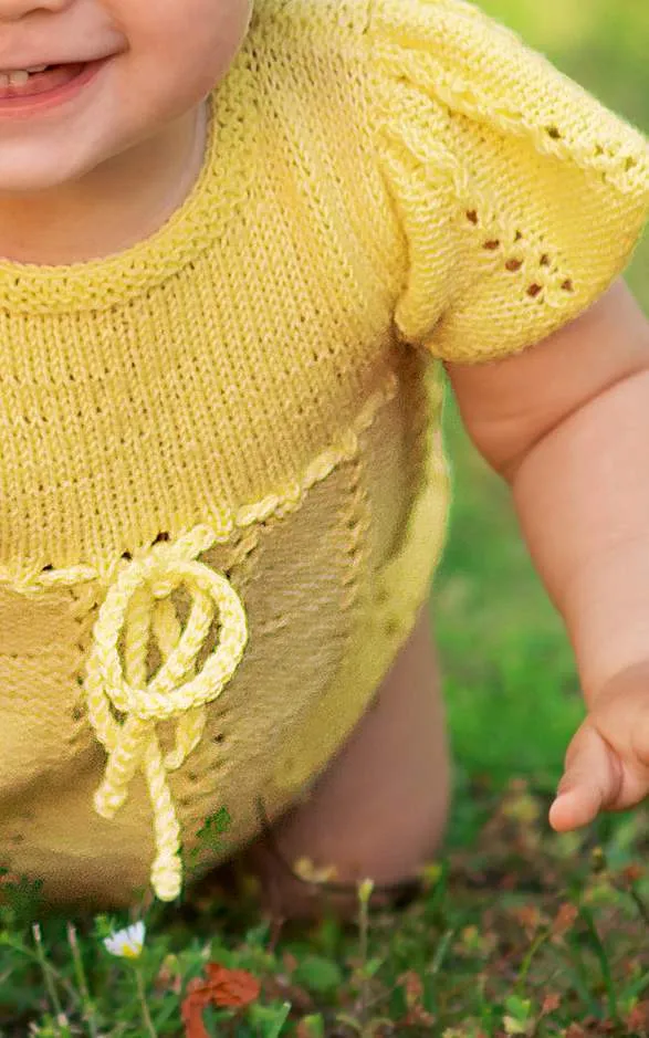 Baby Kleid mit Ajourzopfmuster - THE MERRY MERINO 220 GOTS - Strickset