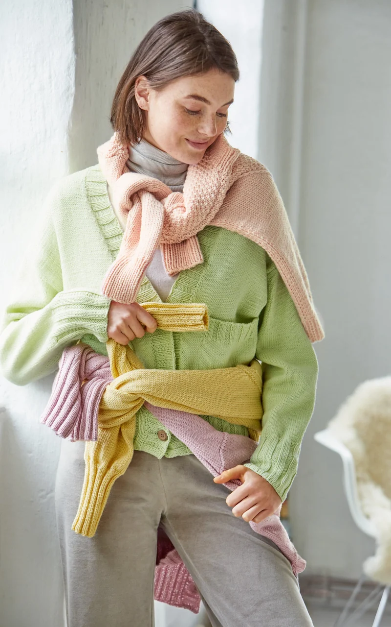 Cardigan mit Raglanärmeln und Taschen - COOL WOOL - Strickpaket