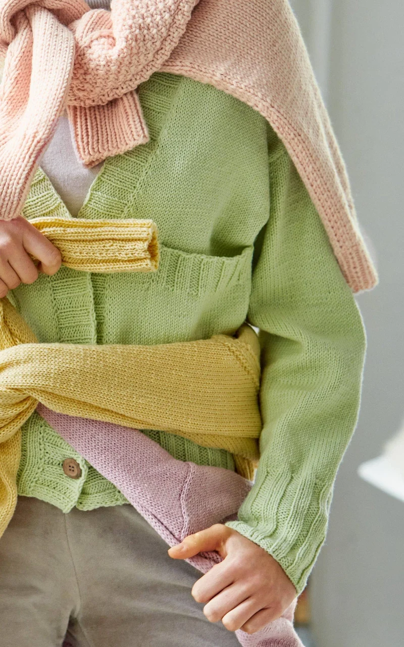 Cardigan mit Raglanärmeln und Taschen - COOL WOOL - Strickpaket