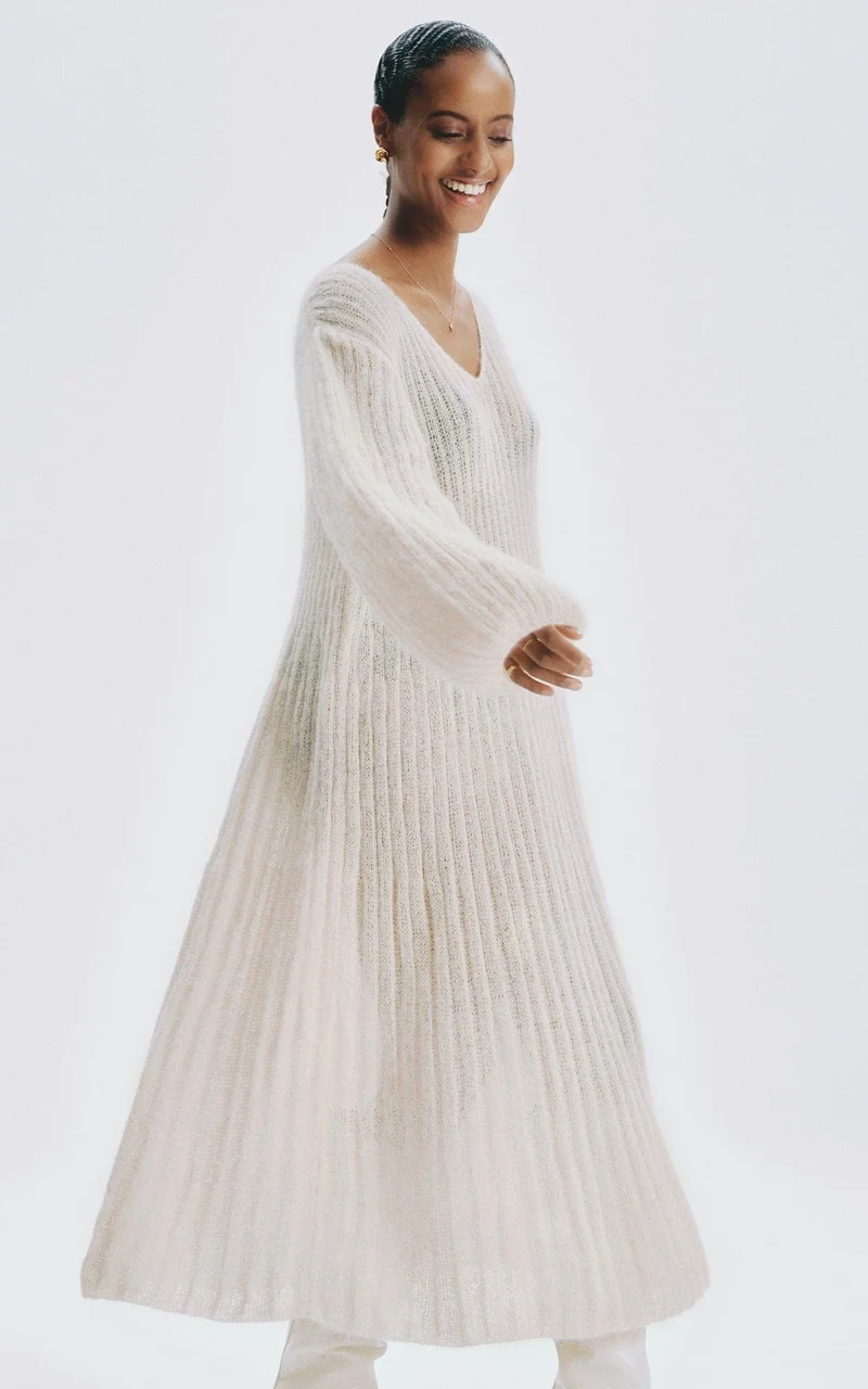 Kleid mit Rippenmuster - SETASURI - Strickpaket