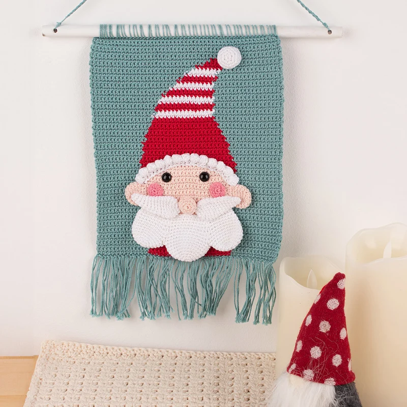 Weihnachts-Wandbehang „Weihnachtsmann“ – Häkelpaket – Mrs. Milly