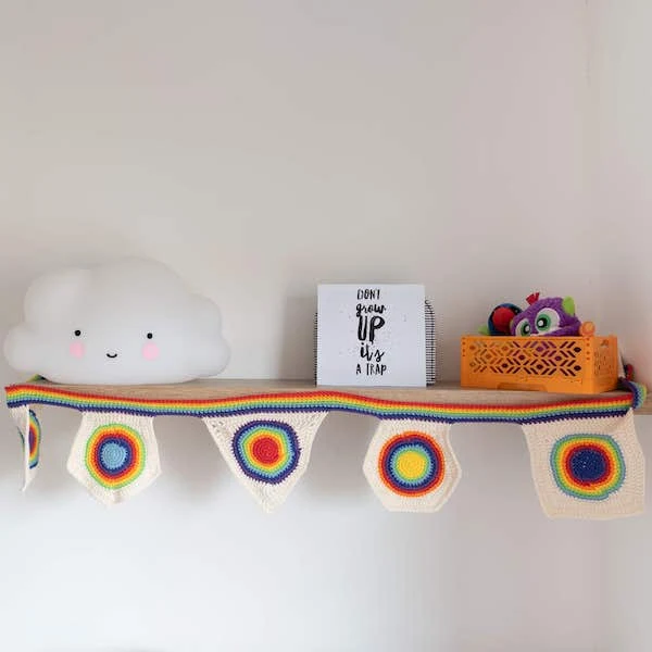 Yarn and Colors – Broschüre zur Rainbow-Flag-Kollektion