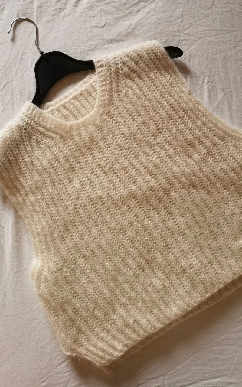 Fluffy Cloud Slipover - SILKHAIR - Strickset