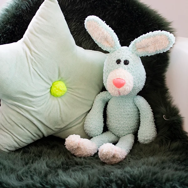 Häkelanleitung für ein flauschiges Kuscheltier-Kaninchen