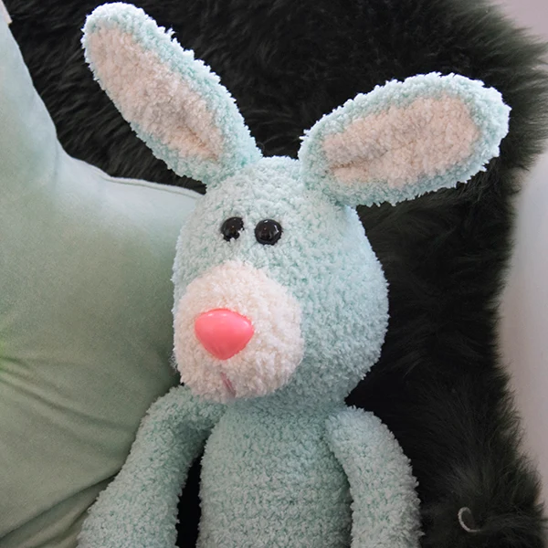 Häkelanleitung für ein flauschiges Kuscheltier-Kaninchen