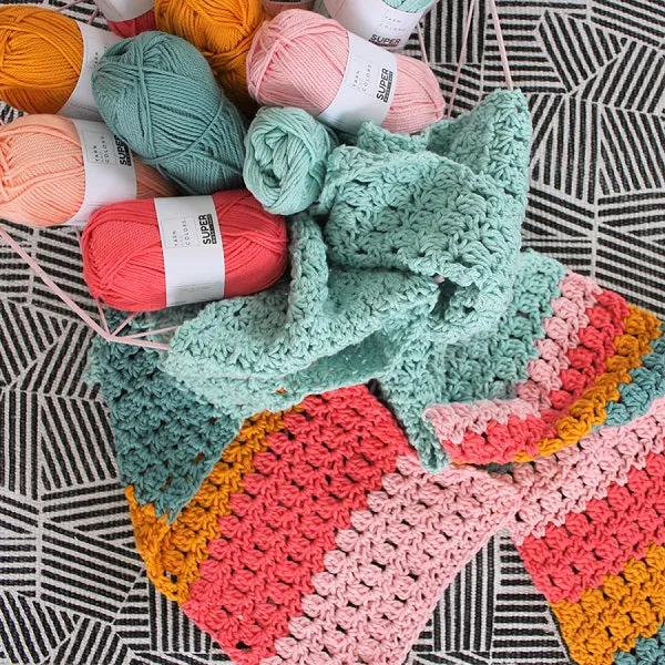 Yarn and Colors – Broschüre „Bunte Schals“