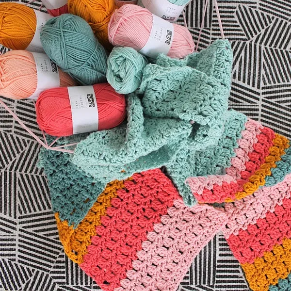 Yarn and Colors – Broschüre „Bunte Schals“