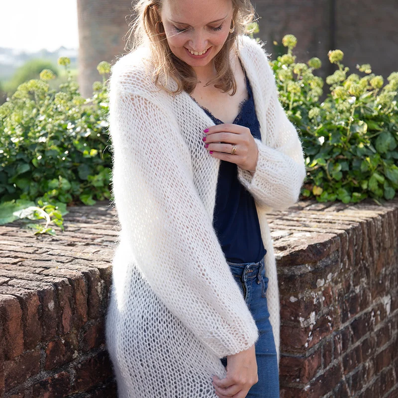 Strickpaket für eine lange, elegante Jacke