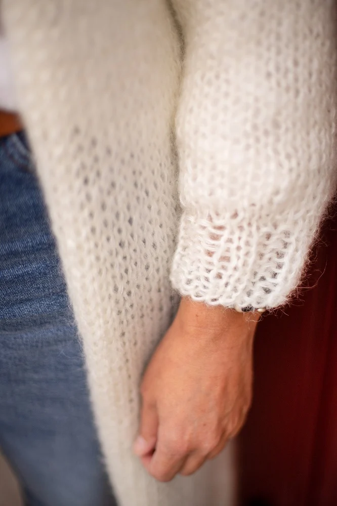 Strickpaket für eine lange, elegante Jacke