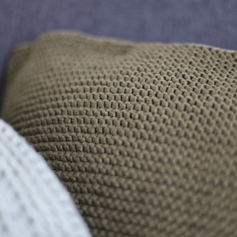 Strickanleitung für das „Acrylic Ribbon“-Kissen