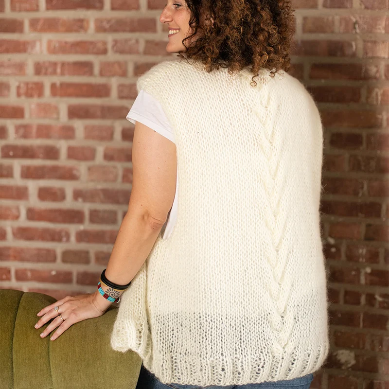 Kurze, ärmellose, elegante Jacke – Strickpaket