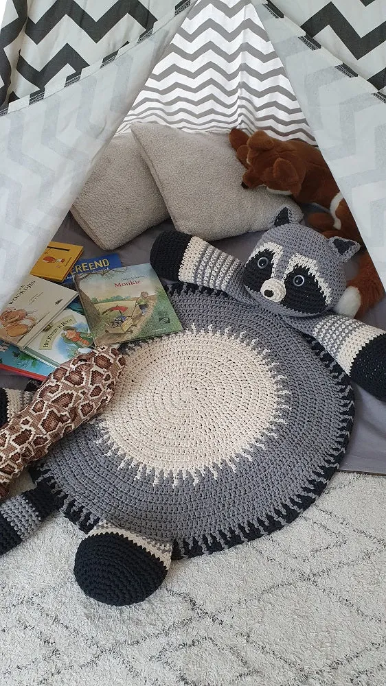 Häkelanleitung für die Kuscheldecke „Little Racoon“