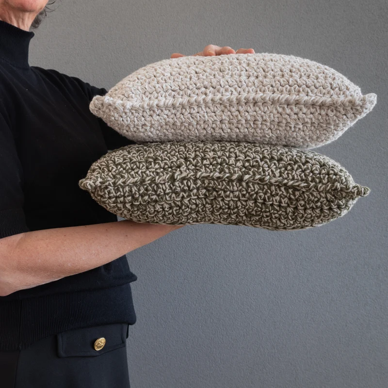 Häkelanleitung „Be Gentle Cushion“ von Yarn and Colors (digital)