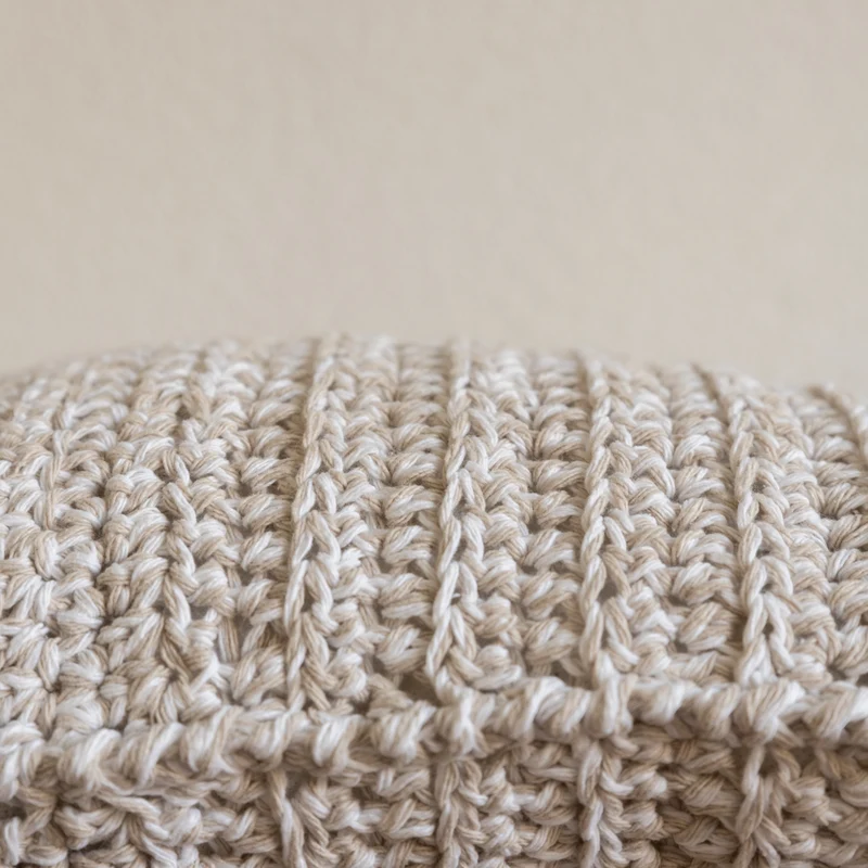 Häkelanleitung „Be Gentle Cushion“ von Yarn and Colors (digital)
