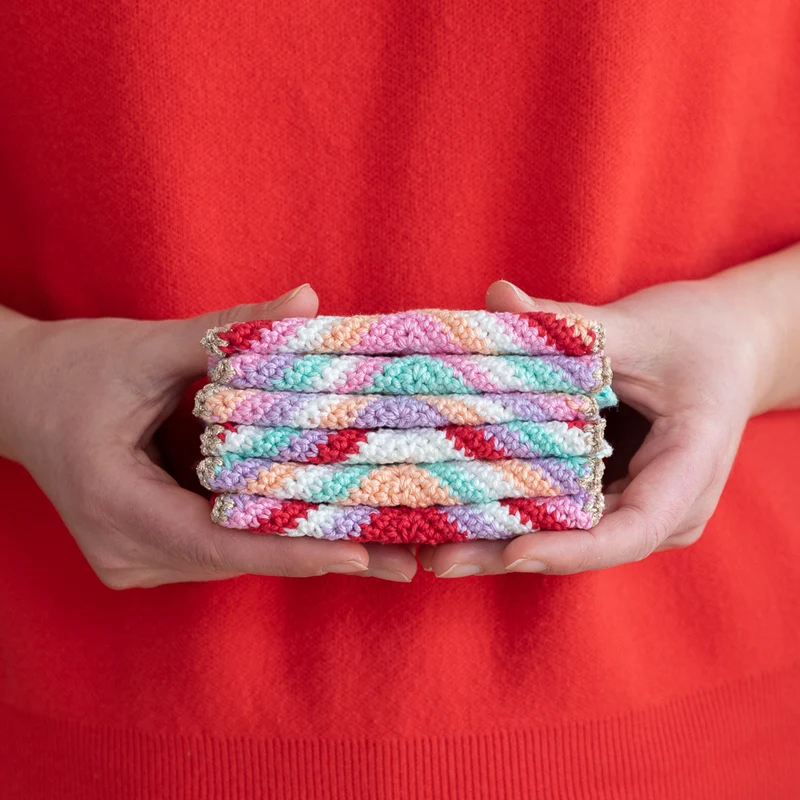 Häkelanleitung „Yarn and Colors“ – Bunter Weihnachts-Menühalter