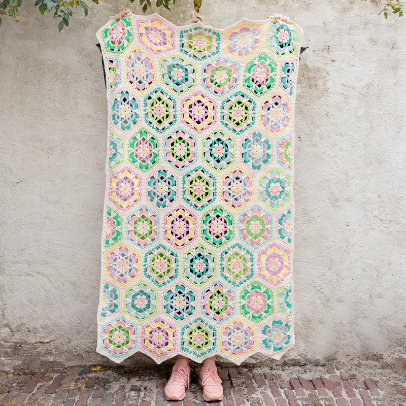 Häkelanleitung „Yarn and Colors Garden Party Blanket“ (digital)