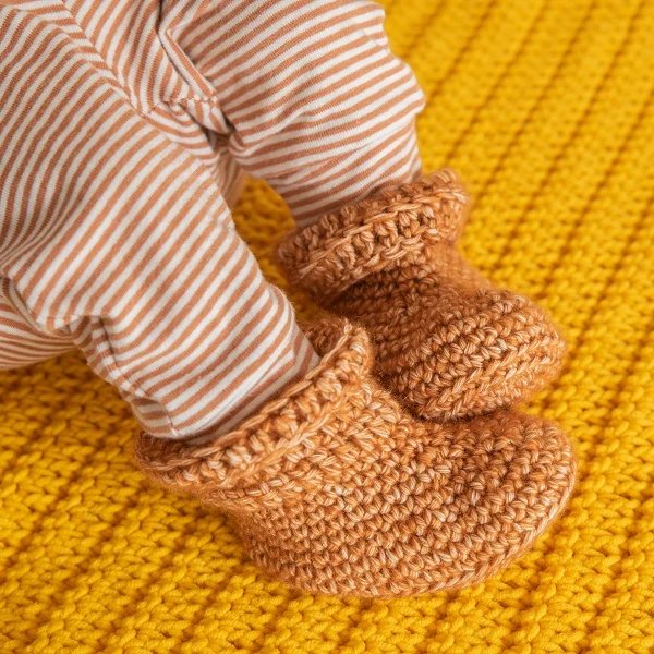 Häkelanleitung „Yarn and Colors Oh Baby! Crochet Booties“ (digital)