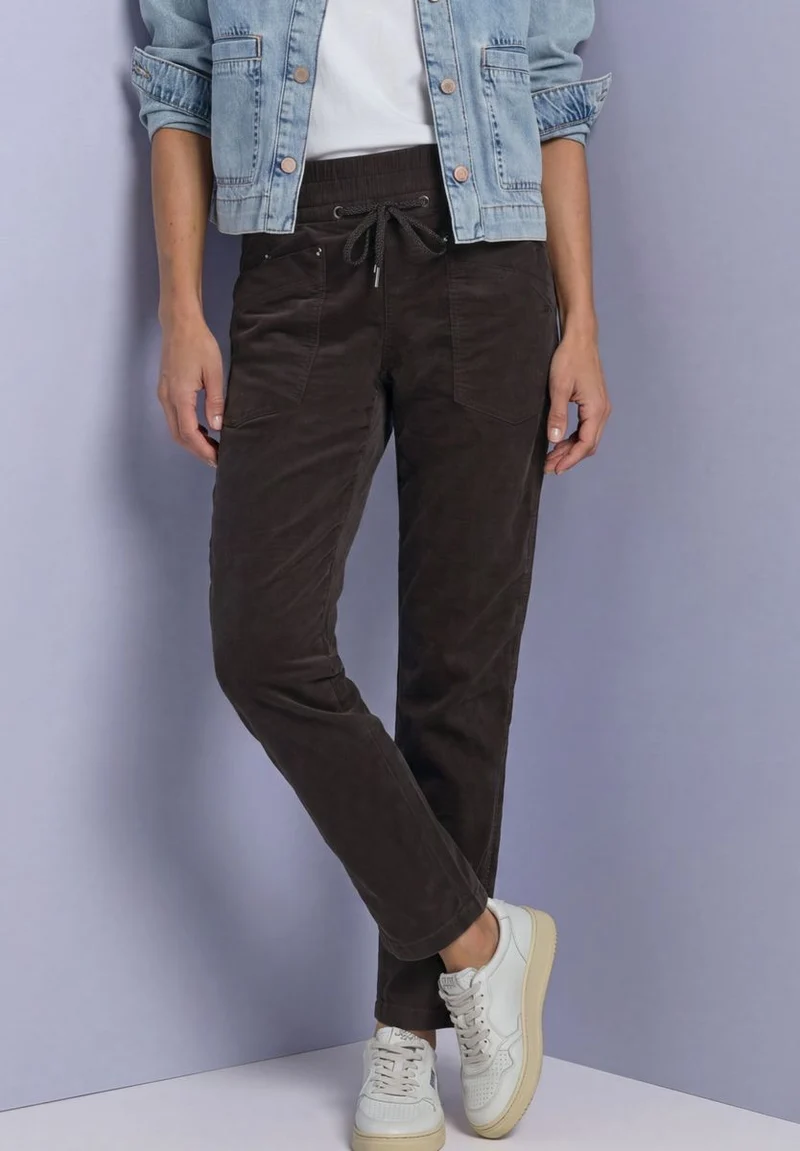Slim Leg Cordhose im Loose Fit