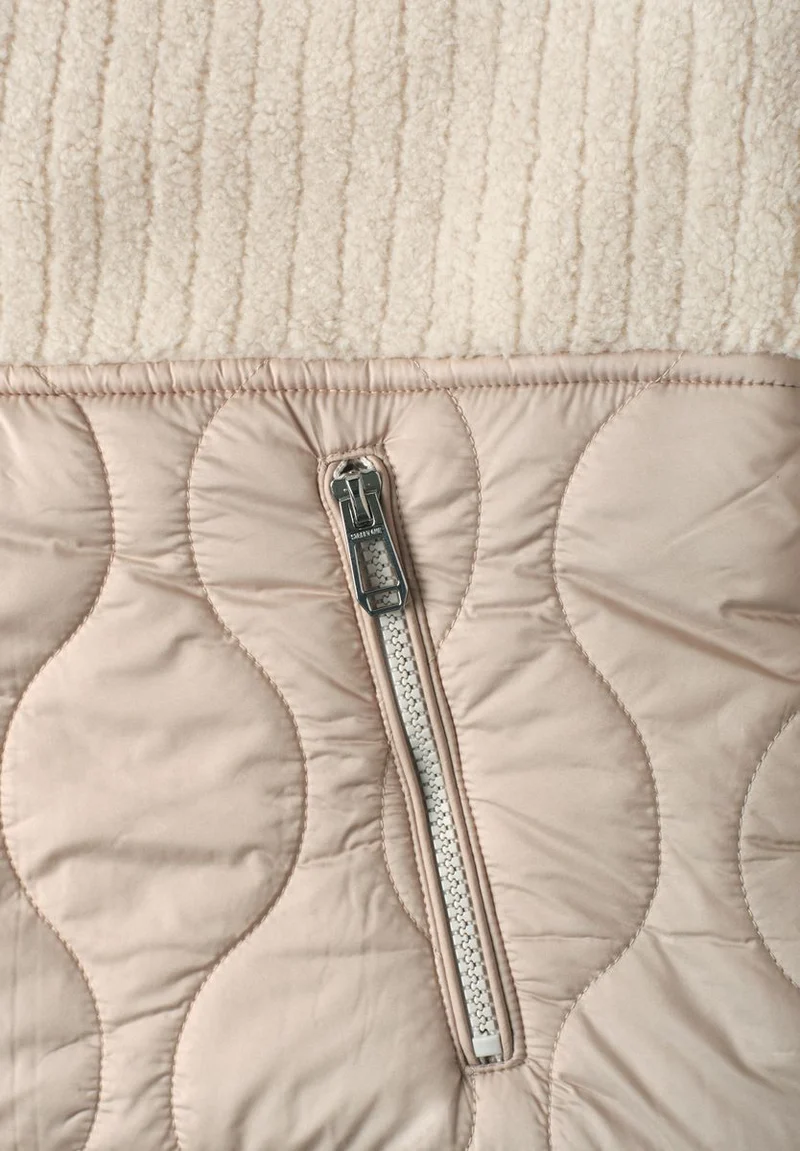 Teddy-Jacke mit Softshelldetails