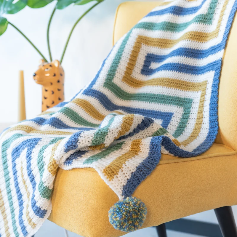 Häkelanleitung „Amazing Stripey Blanket“ von Yarn and Colors