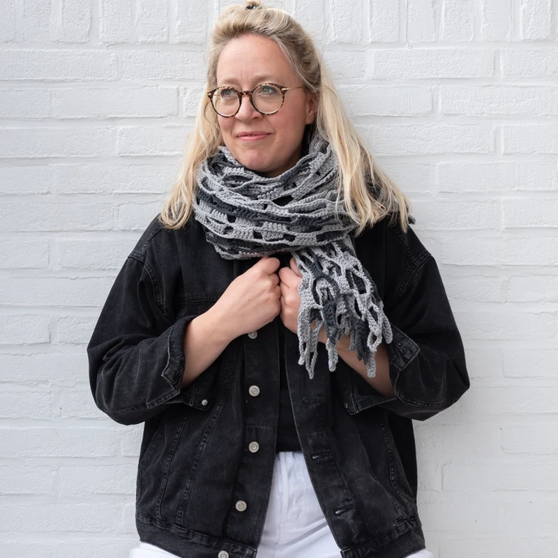 Yarn and Colors Slouchy Stripes Shawl Häkelpaket