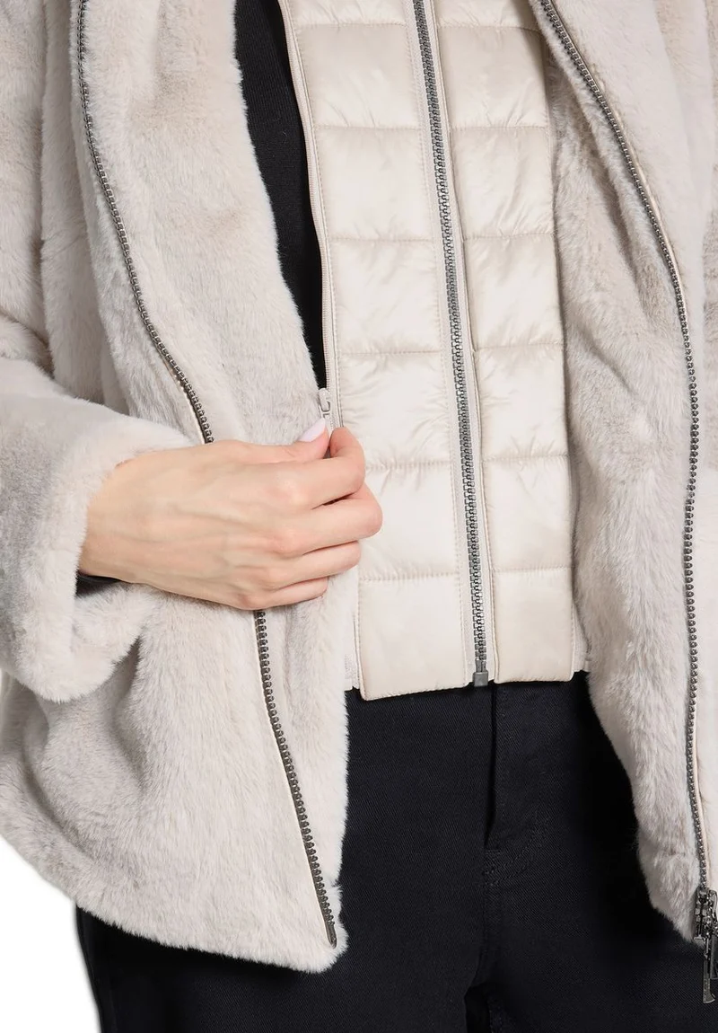 Plüschjacke
