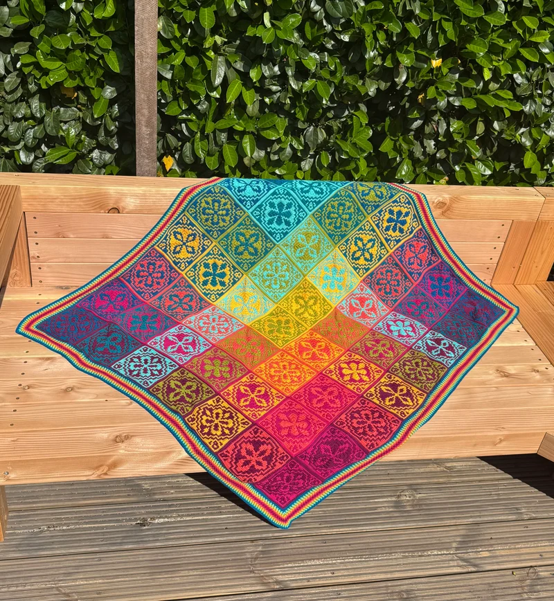 „Burst of Joy“-Decke von Organicon – Häkelpaket – CrazyCrochetCatlady