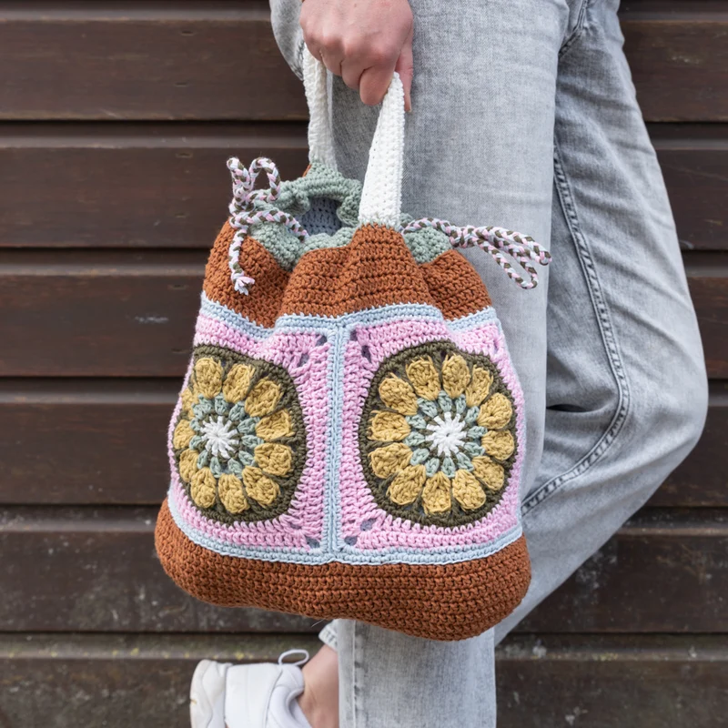 Häkelanleitung „Yarn and Colors Granny’s Project Bag“ (digital)