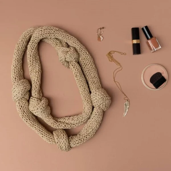 Strickanleitung „Yarn and Colors – Knot a Scarf“ (digital)