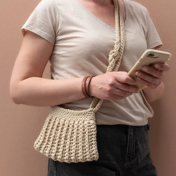 Häkelanleitung „Yarn and Colors Cool Cross Body Bag“ (digital)