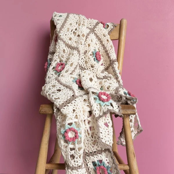 Häkelanleitung „Yarn and Colors Romantic Throw“