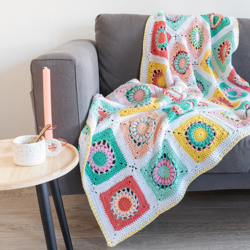 Häkelanleitung „Yarn and Colors Blossom Blanket“ (digital)