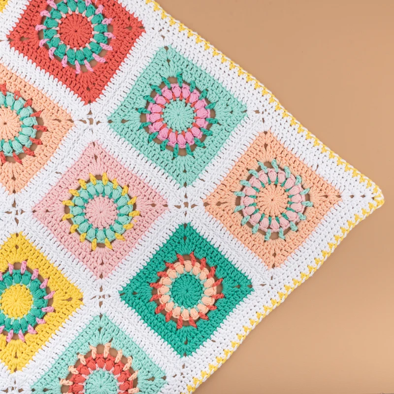 Häkelanleitung „Yarn and Colors Blossom Blanket“ (digital)