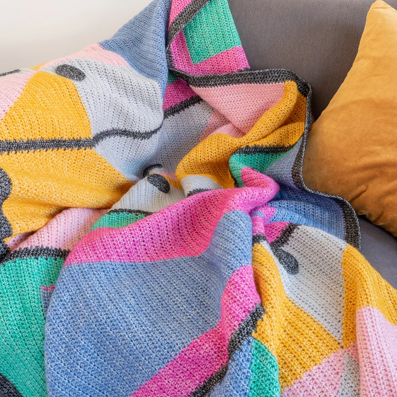 Häkelanleitung „Yarn and Colors Mosaic Window Blanket“