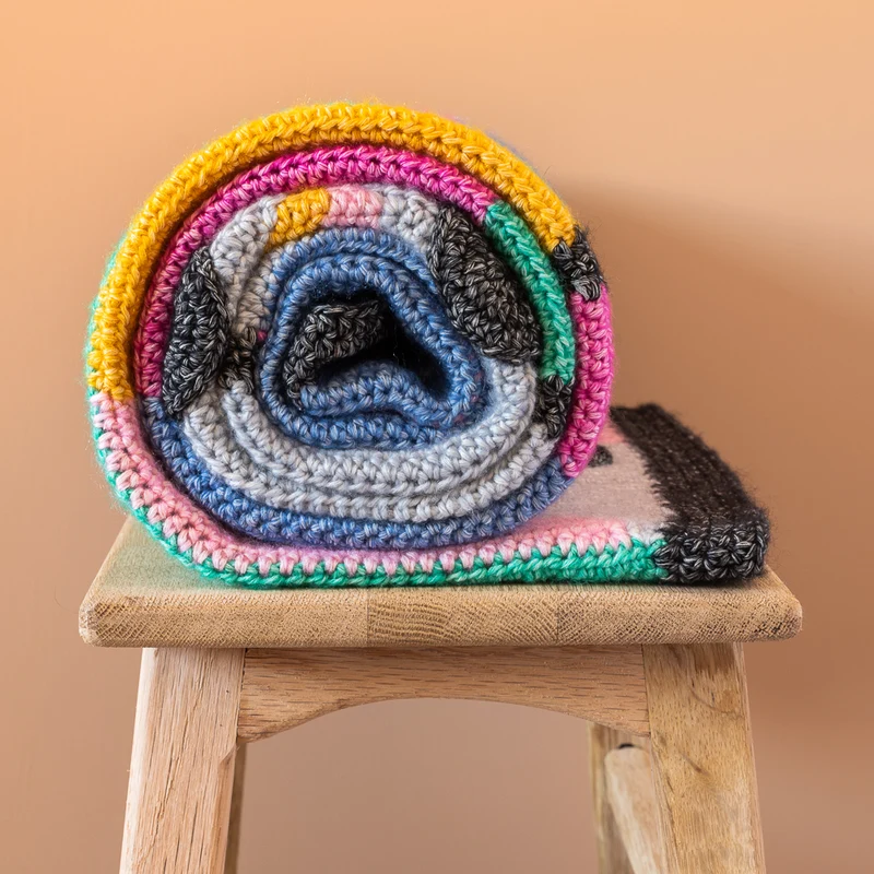 Häkelanleitung „Yarn and Colors Mosaic Window Blanket“