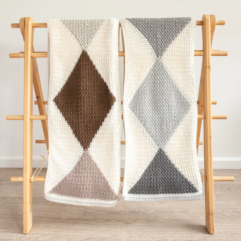 Häkelanleitung „Yarn and Colors Harlequin Blanket“