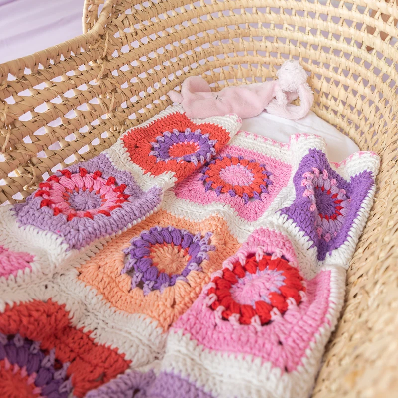 Häkelanleitung „Yarn and Colors Blossom Baby Blanket“ (digital)