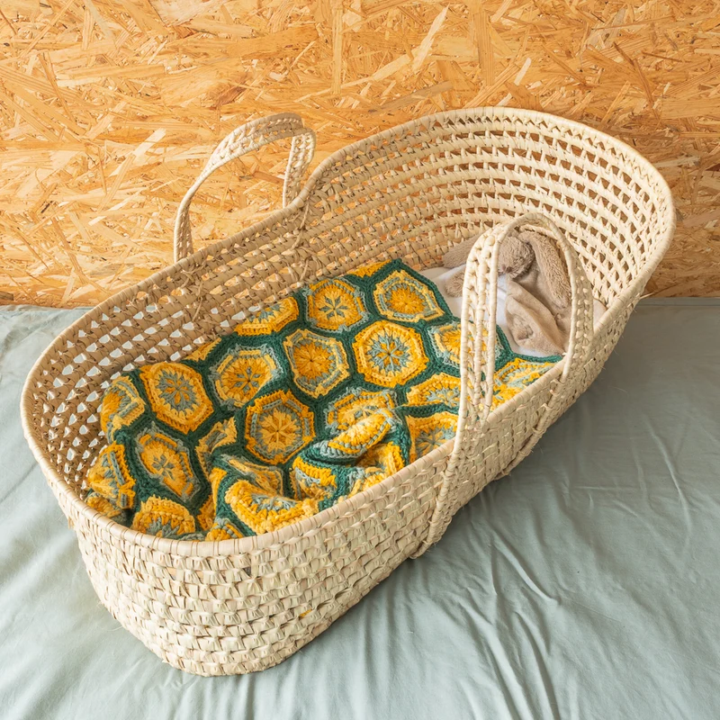 Häkelanleitung „Yarn and Colors Flower Hexagon Baby Blanket“ (digital)