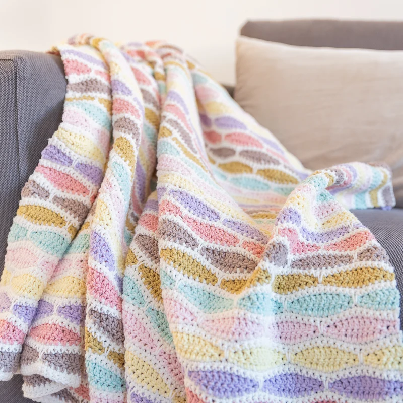 Häkelanleitung „Yarn and Colors Stripy Waves Blanket“ (digital)