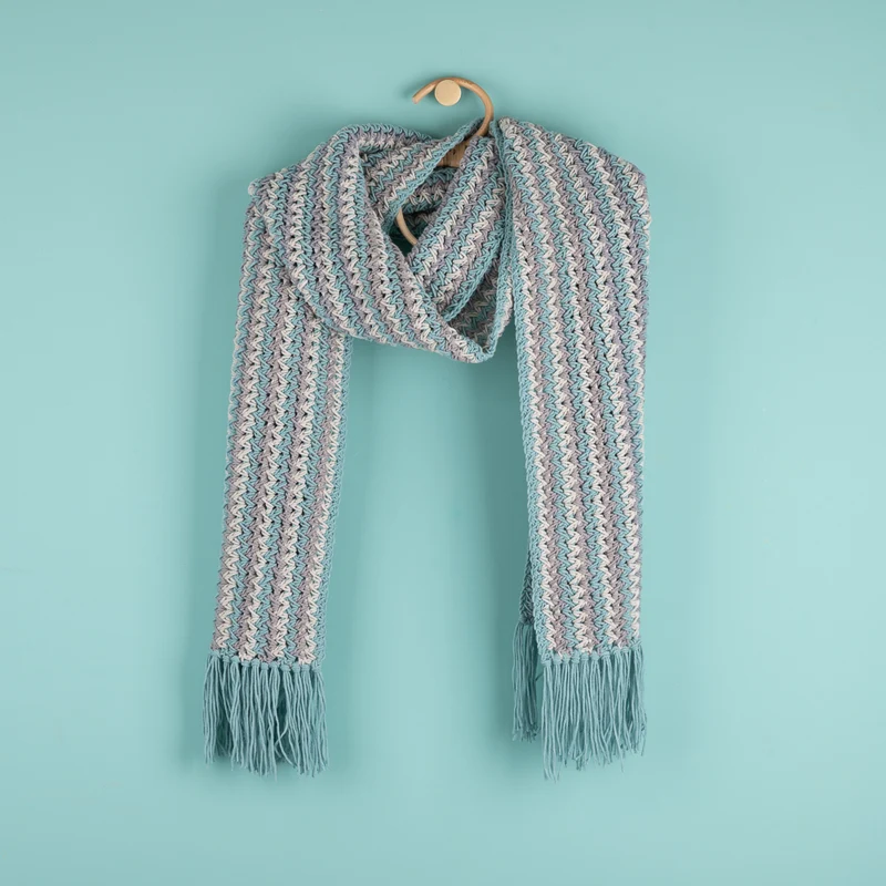 Häkelanleitung „Yarn and Colors Fringed Scarf“ (digital)