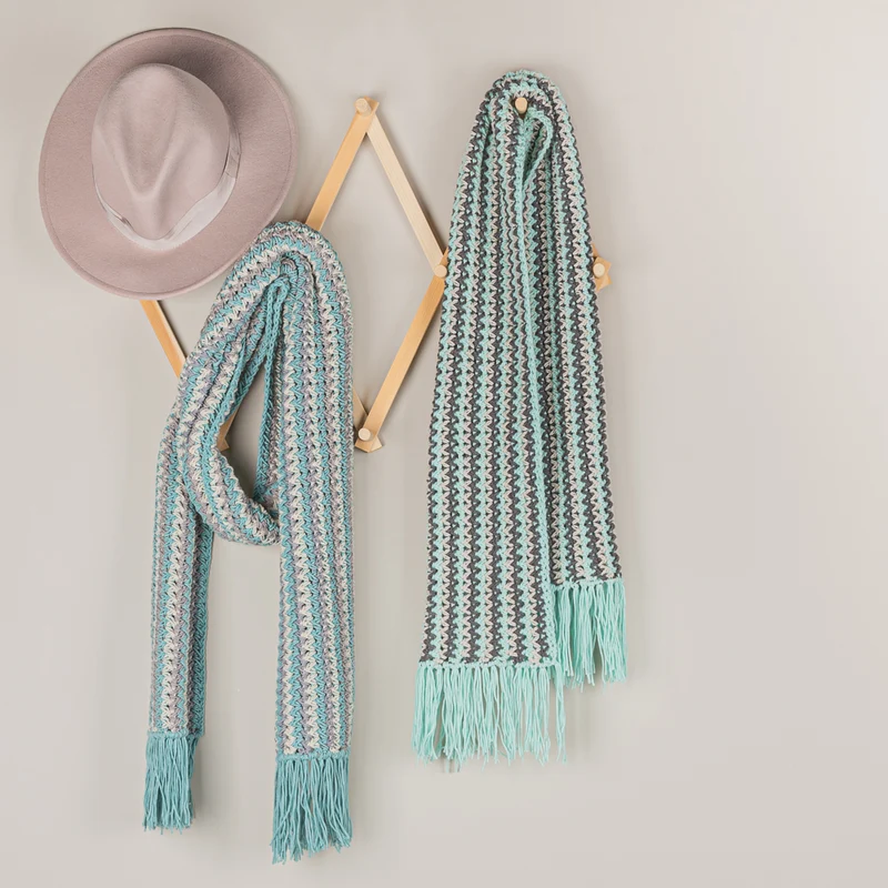 Häkelanleitung „Yarn and Colors Fringed Scarf“ (digital)