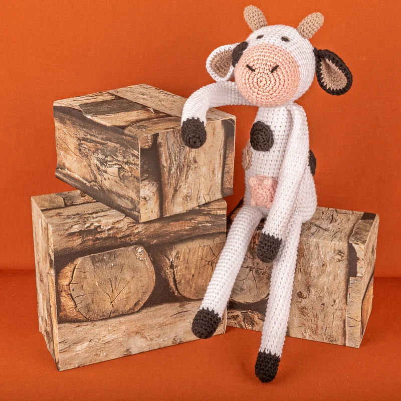 Häkelanleitung „Yarn and Colors Clara Cow“ (digital)
